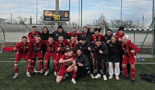 Első helyen fordul féltávnál a Vecsési FC-Triplex Targo